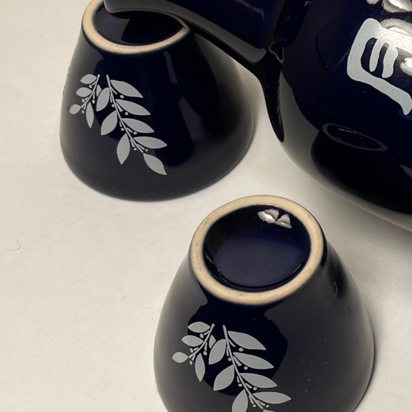 Japanese Sake Set for Two - Vintage Gekkeikan Dark Blue Ceramic - Picture 2 of 11